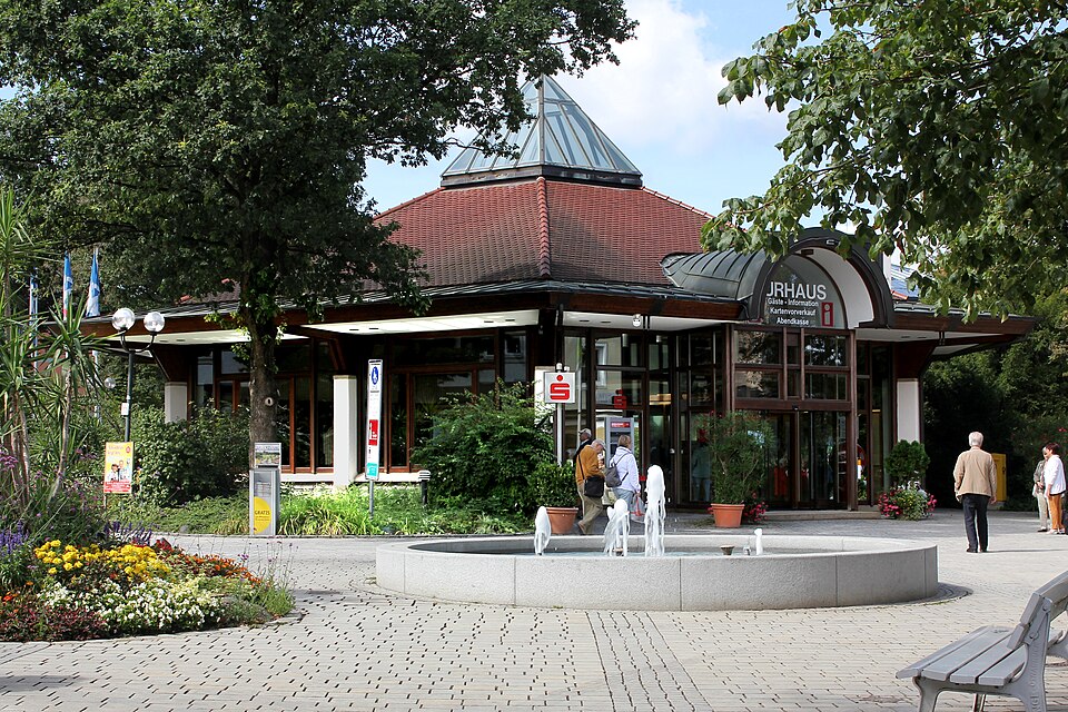 Bad Wörishofen, Kurhaus - Eingang (2015-08-25
