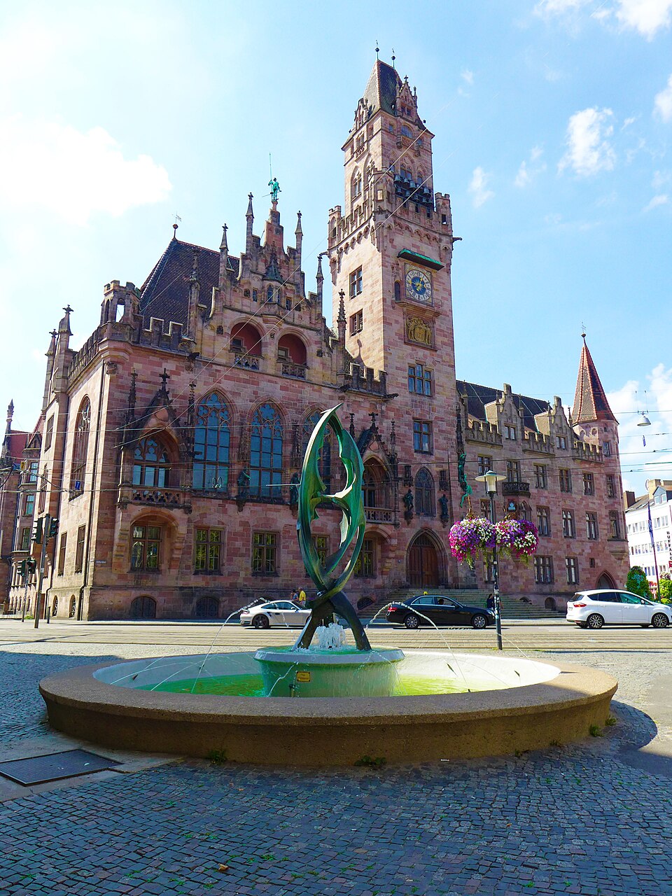 Saarbrücken: RathausStJohannPhönixbrunnenL1030218