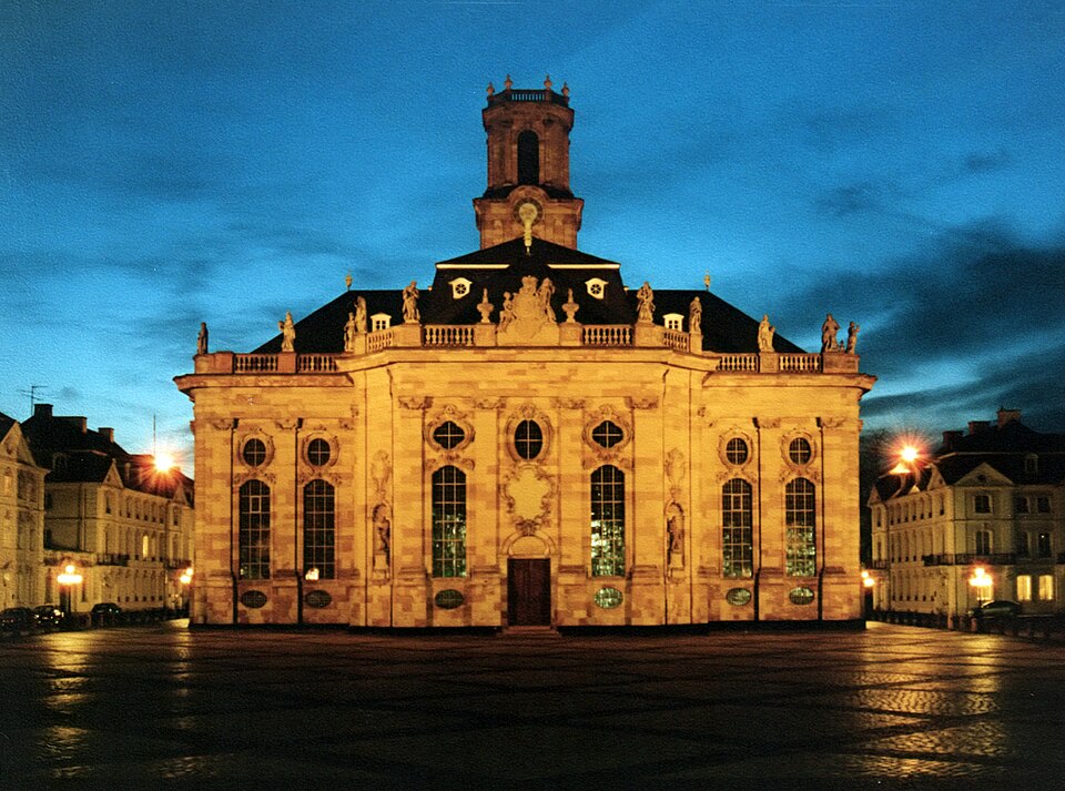 Saarbrücken: Ludwigskirche bei Nacht Haupteingang