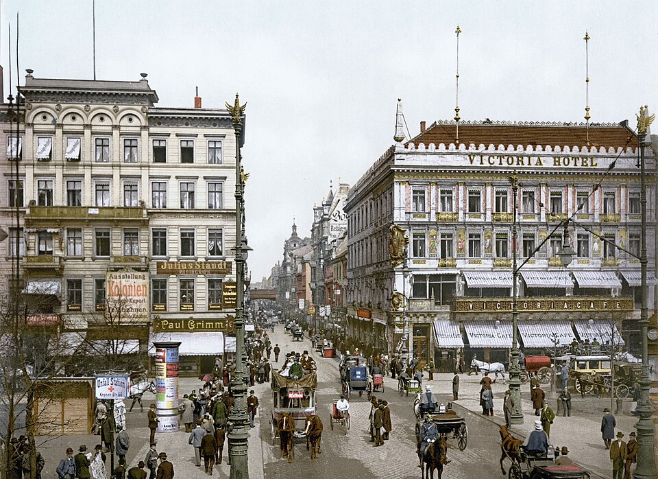 Berlin Unter den Linden Victoria Hotel um