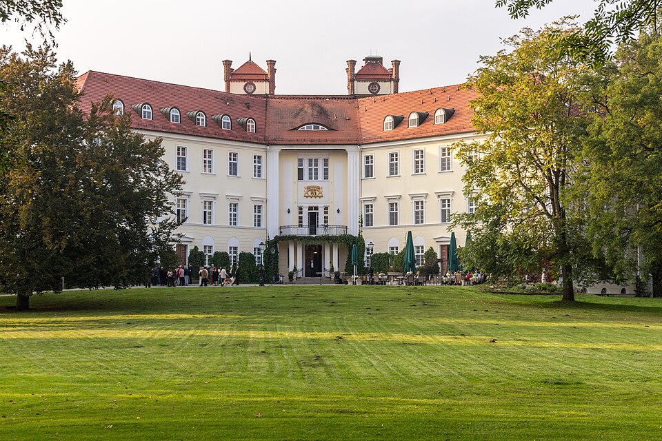 Lübbenau/Spreewald: 2016 Lübbenau Schloss 03