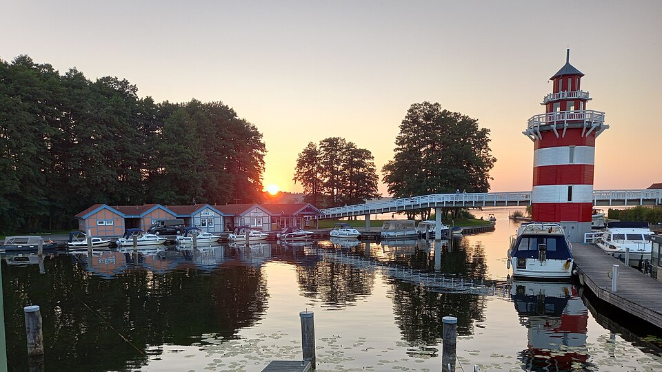 Rheinsberg Hafendorf Sonnenuntergang