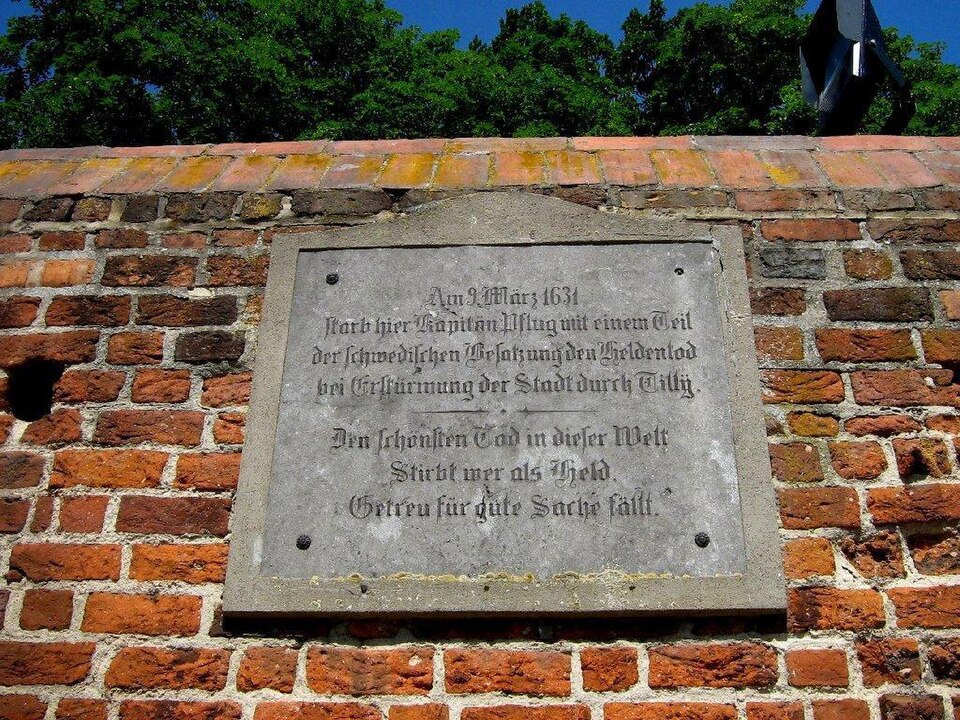 Neubrandenburg: NB-Friedlaender-Tor-Gedenktafel-11-VI-07