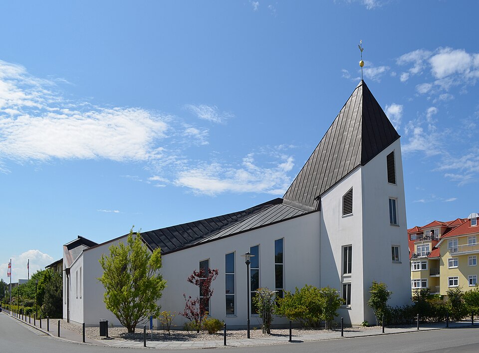 Kühlungsborn, Kath. Dreifaltigkeitskirche, Außenansicht 9