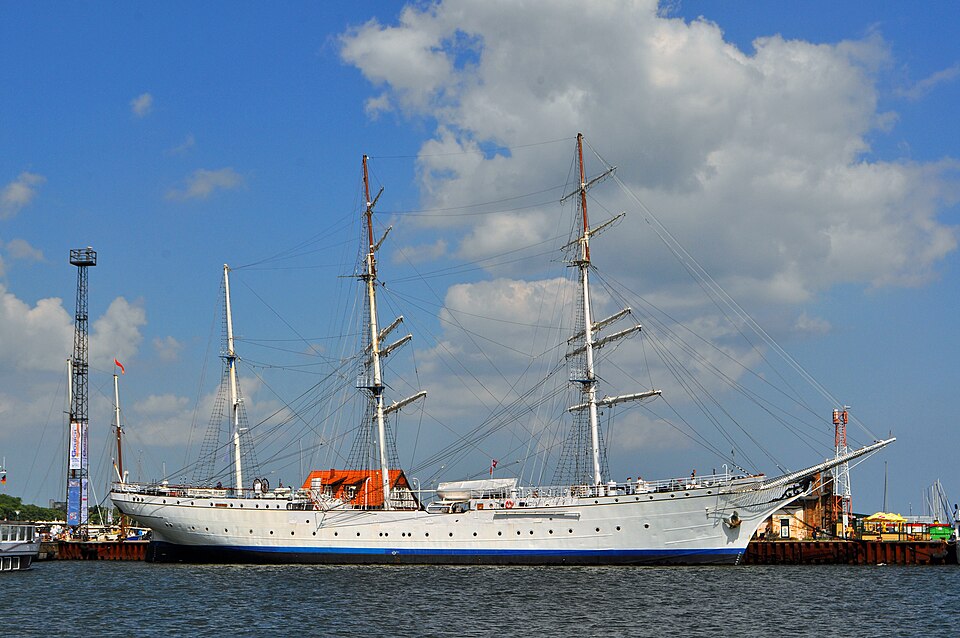 Stralsund, Hafen (2013-06-15), by Klugschnacker in Wikipedia