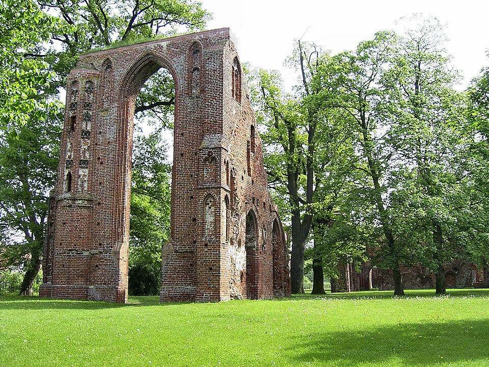 Greifswald: Kloster Eldena im Mai