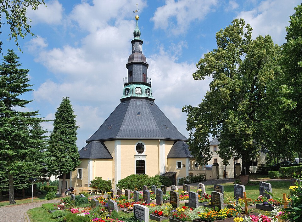 Seiffen/Erzgeb.: Seiffen Kirche und Friedhof