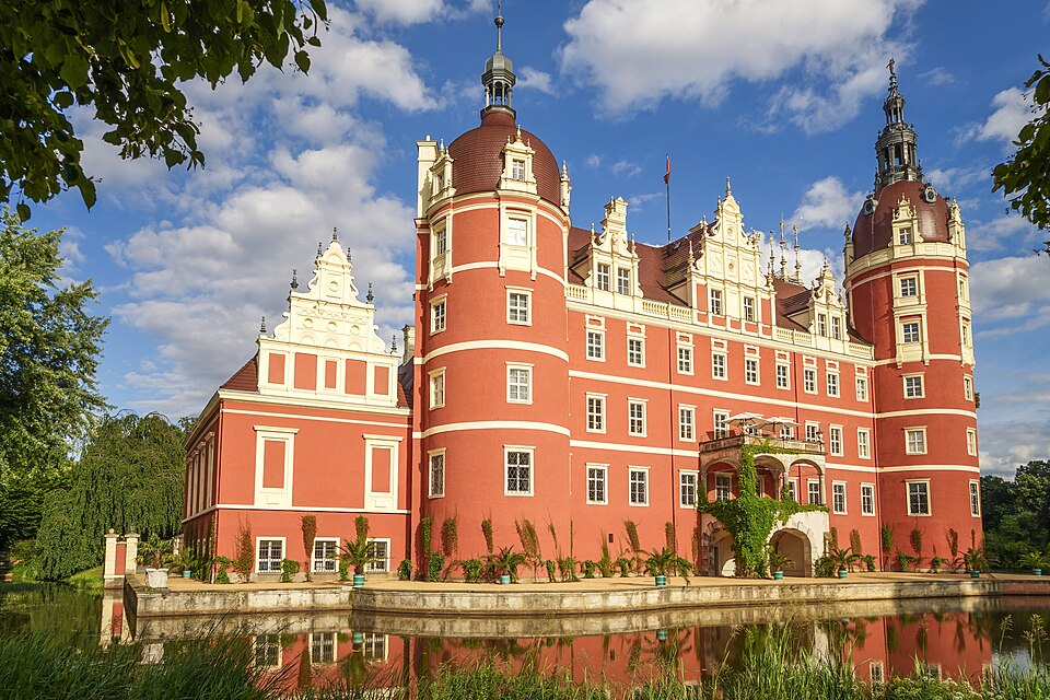 Bad Muskau: Das Neue Schloss im Park