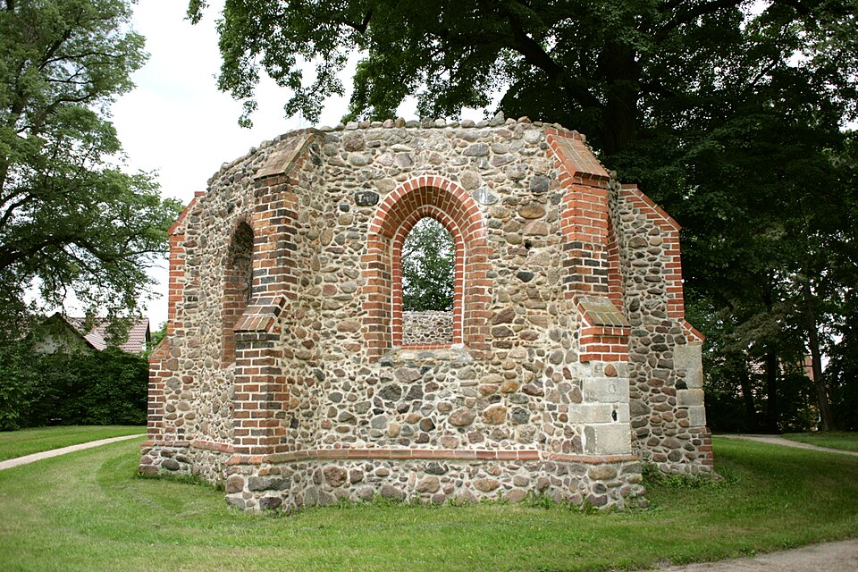Bad Muskau - Berg’sche Kirchruine 04 ies