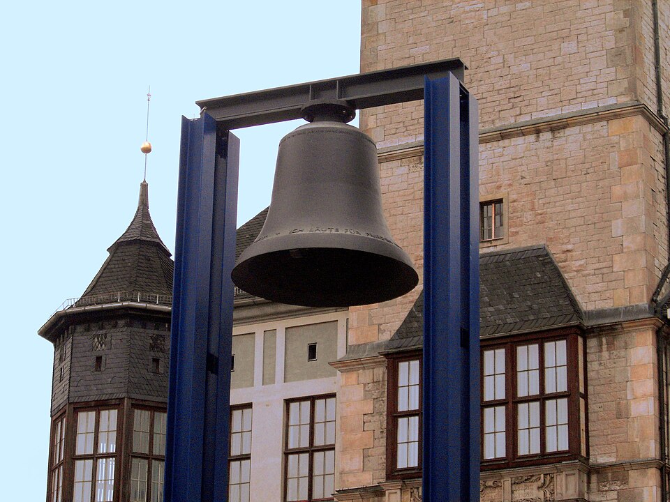 Dessau-Roßlau: Friedensglocke 9