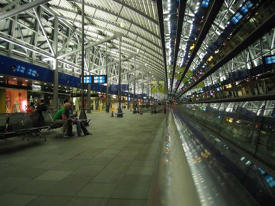 Halle (Saale): Flughafen-leipzig-innen
