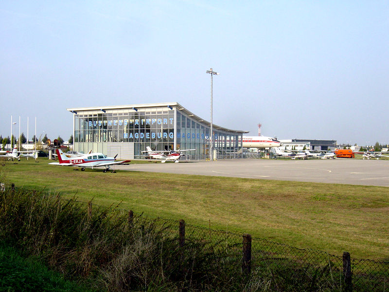 Magdeburg: Flugplatz MD Terminal