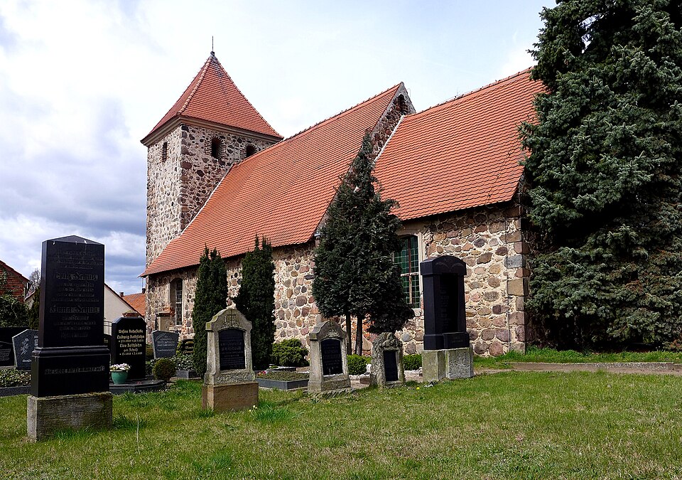 Salzwedel: Ritze - Kirche und Friedhof