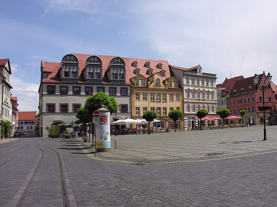 Naumburg (Saale): Naumburg Marktplatz mit den Bürgerhäusern