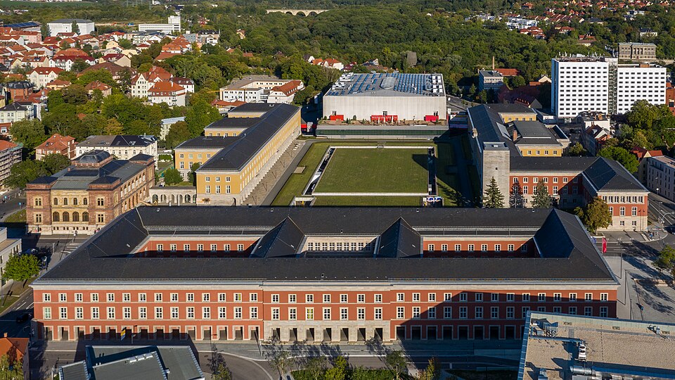 Gauforum Weimar, Jorge-Semprún-Platz