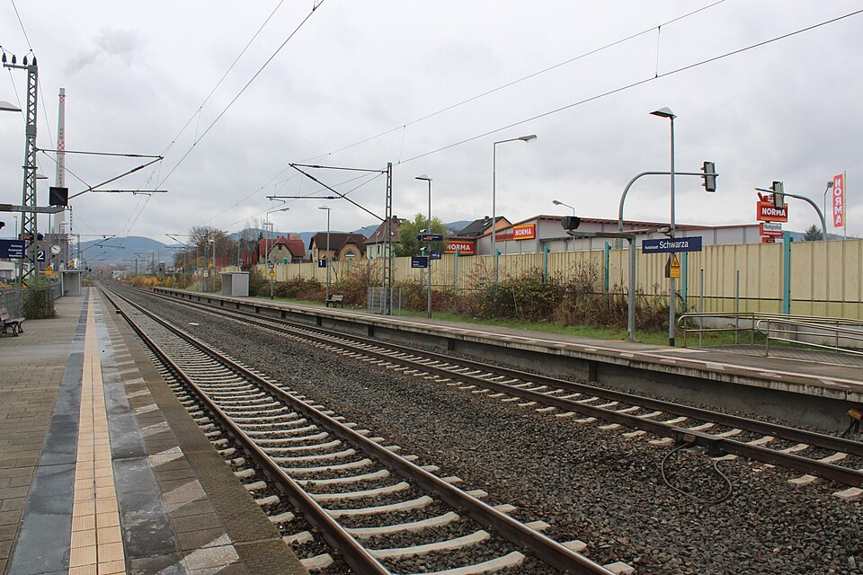 Bf Rudolstadt-Schwarza, Bahnsteige